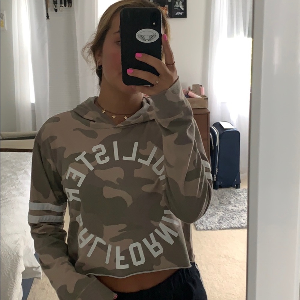 Hollister Camo Cropped Long Tee w Hoodie